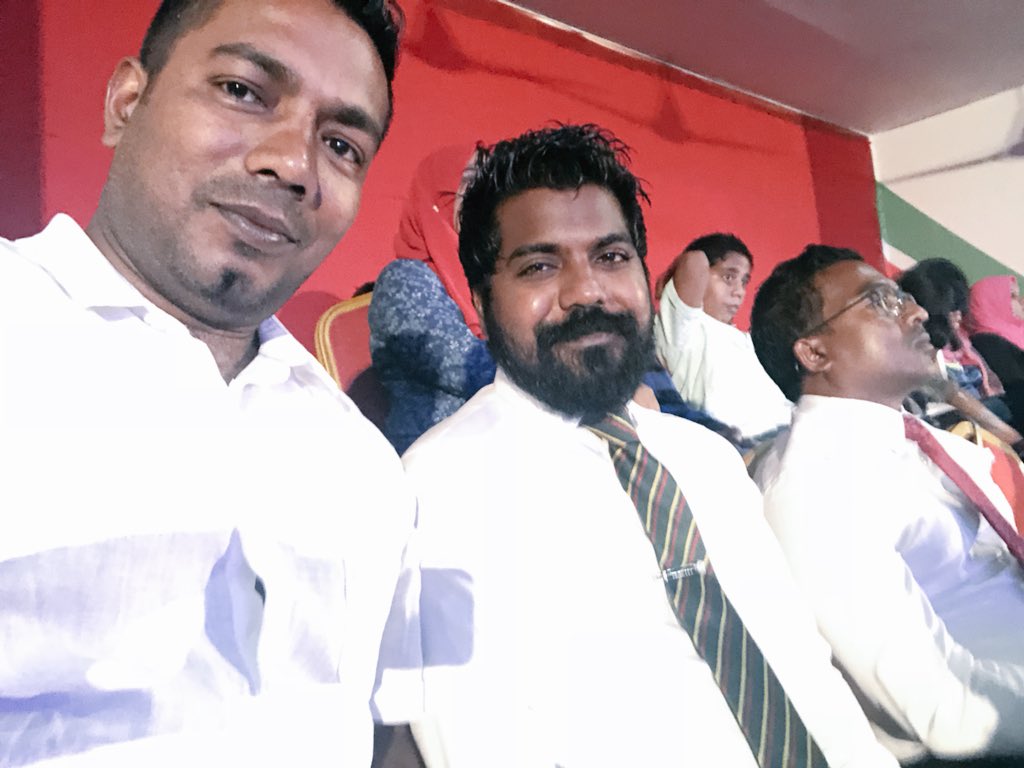 ahmedmubean's tweet photo. #HevikamaaiKulhivaru | Independence Day #Maldives🇲🇻 #Minivan53  #IndependenceDay2018 https://t.co/ZcTWtfW6u6