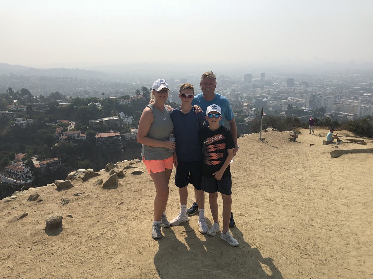WilsonShirlwb01's tweet photo. Morning trek up Runyon Canyon LA - #topoftheworld #lovingLA https://t.co/5BVvyqnxAQ
