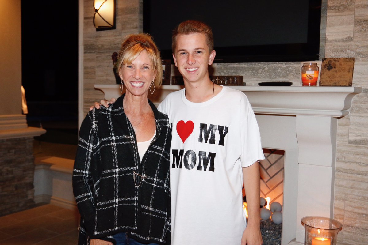 1WriteDirection's tweet image. A mom&apos;s perspective on #collegeadmissions. thewritedirection.org/blog #collegeessays ##getintocollege