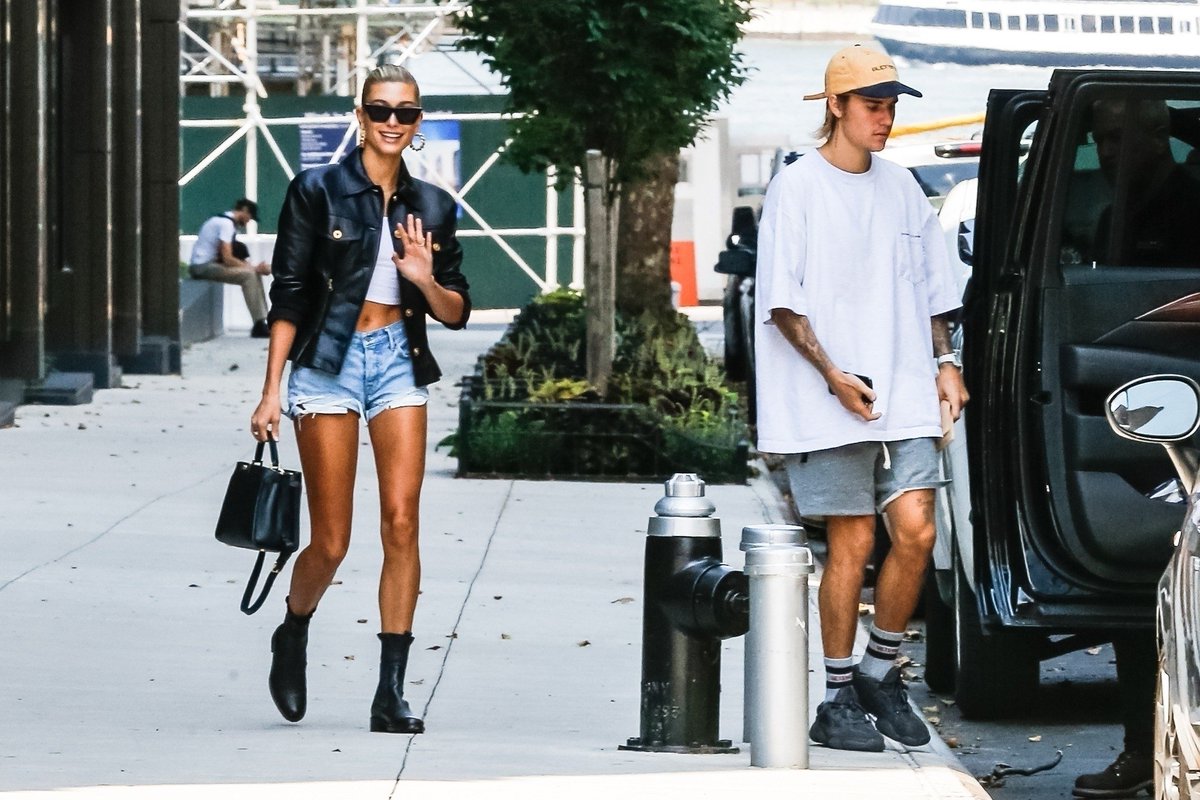 SbbraMidias's tweet photo. 28 de Julho, 2018: Justin Bieber e Hailey Baldwin em Nova York. https://t.co/MABuvNZgJI