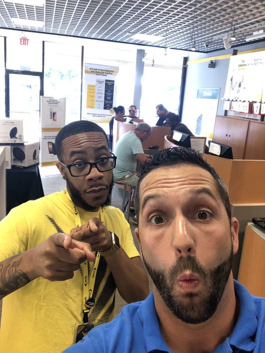 TMobile Lake Grove (TMOintheGrove) Twitter