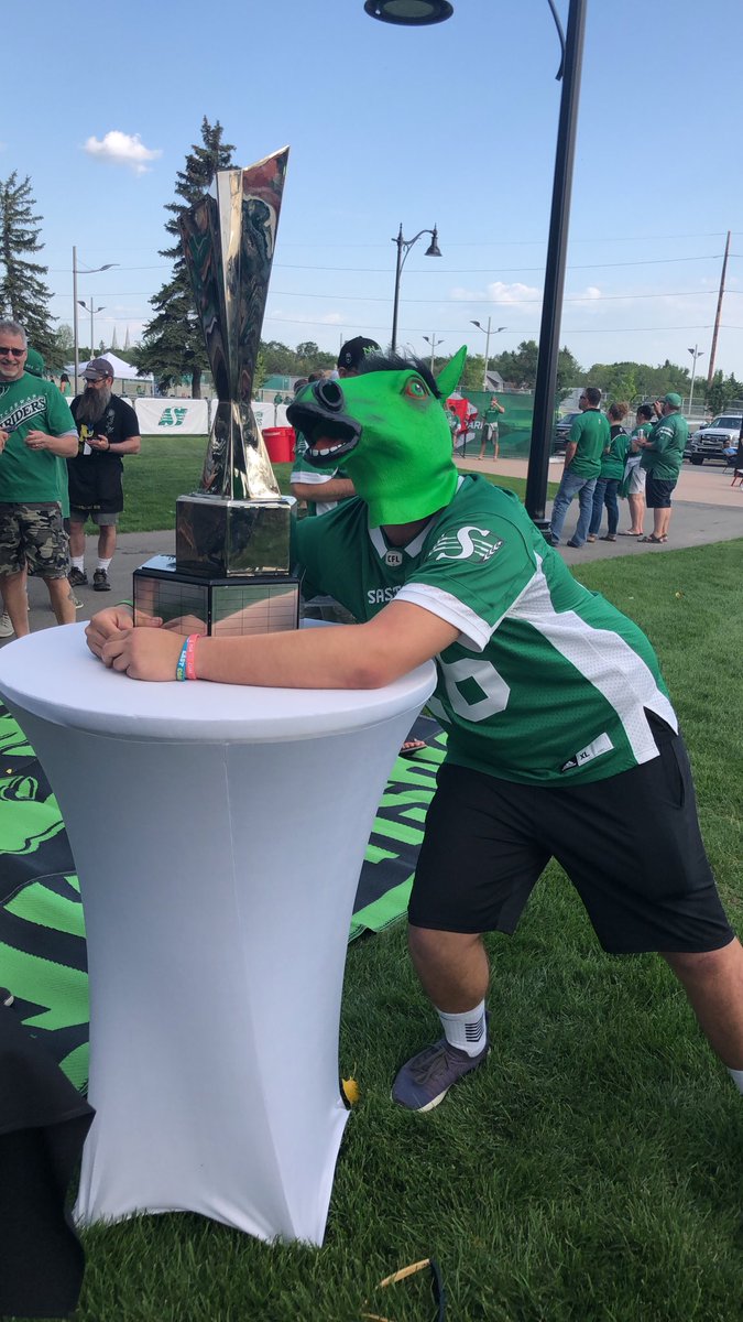 SaskRushLAX's tweet image. Enjoyin Party in the Park! Come say hi and snap a picture with the #NLLCup! 🏆 @sskroughriders