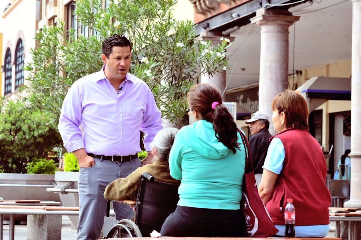 diegosinhue's tweet photo. El estar cerca de la gente es algo que nunca dejaré de hacer porque será la esencia de mi gobierno, cercano a la gente y siempre atento a sus anhelos y necesidades. #Guanajuato https://t.co/PEQW73TuAj