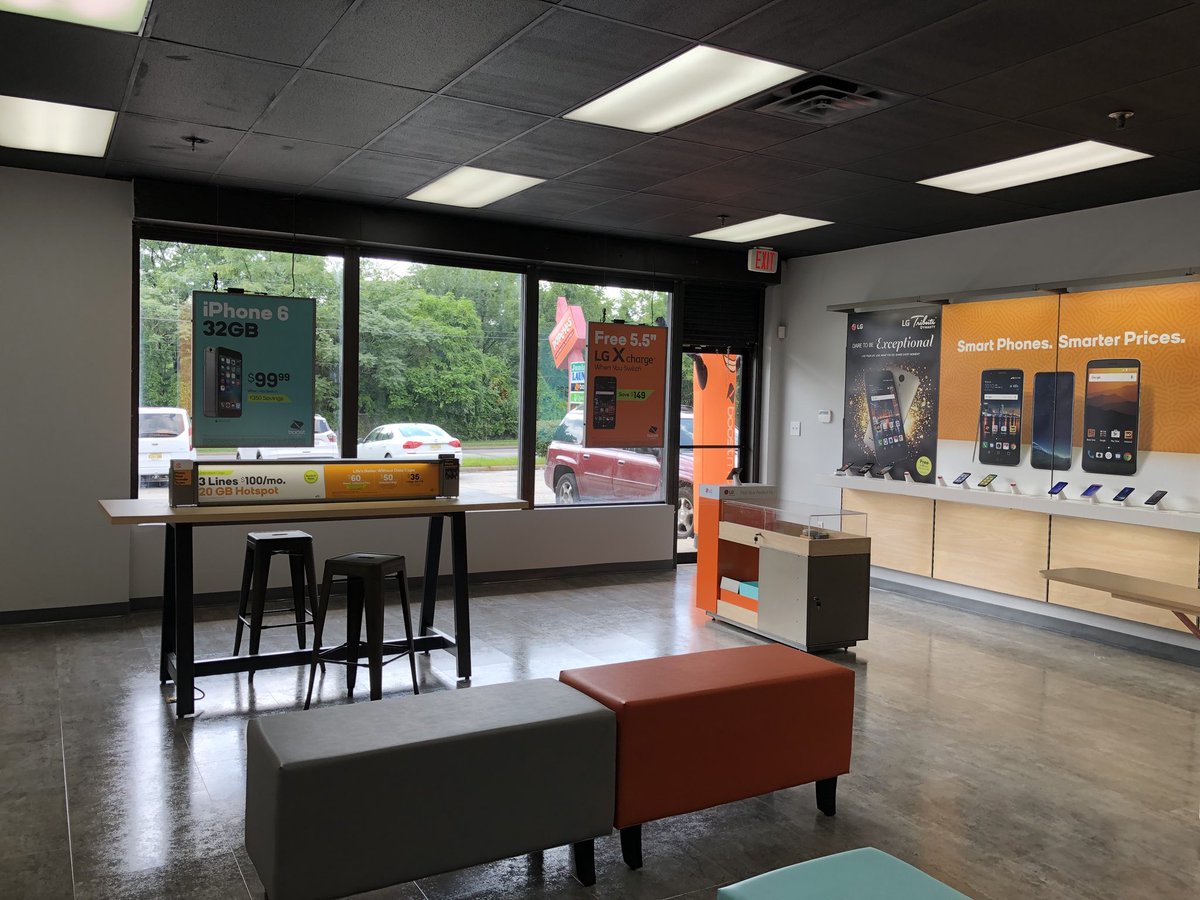 vtruongcao's tweet image. Finishing up the newest 4.0 addition to the @Atvanced family. 📱✨ #VIPwireless @SMcgowan763 @JayMiglionico @Eric_K_Wong @PrincipleGlobal @zshoover @SPG_Barwell @SPGMERCH