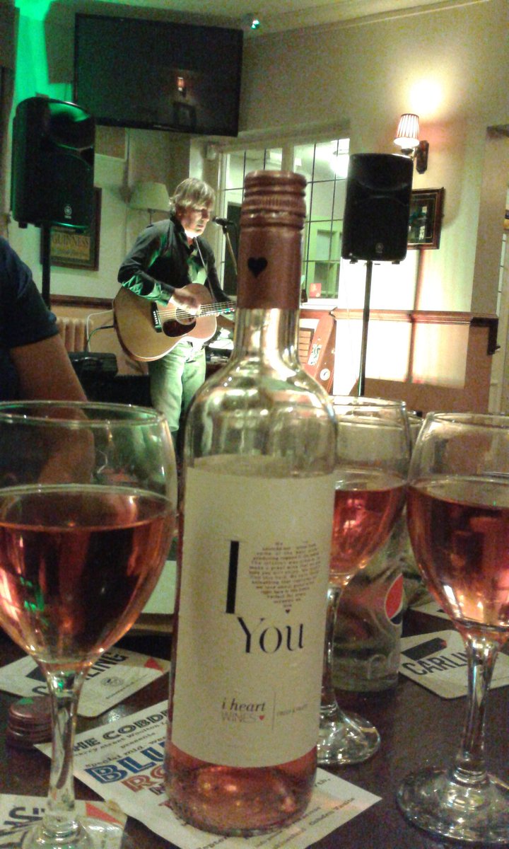 armoorehead1's tweet photo. Thank You @robclarkemusic for a wonderful evening.... :-) #livemusic #thecobden #woolton #liverpool #singersongwriter #guitarist #Talented #lookingforwardtonexttime @jasminaconnelly @Doctor1000bc @Alisonhughes29 https://t.co/IEvcteeTof