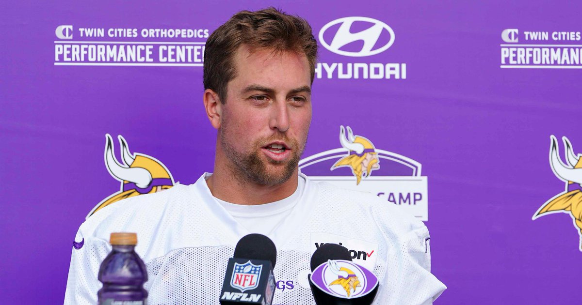 .@athielen19 and @KirkCousins8 didn't waste any time wowing fans at #VikingsCamp.   📰: mnvkn.gs/s0JlJb https://t.co/33gBdKVIJo