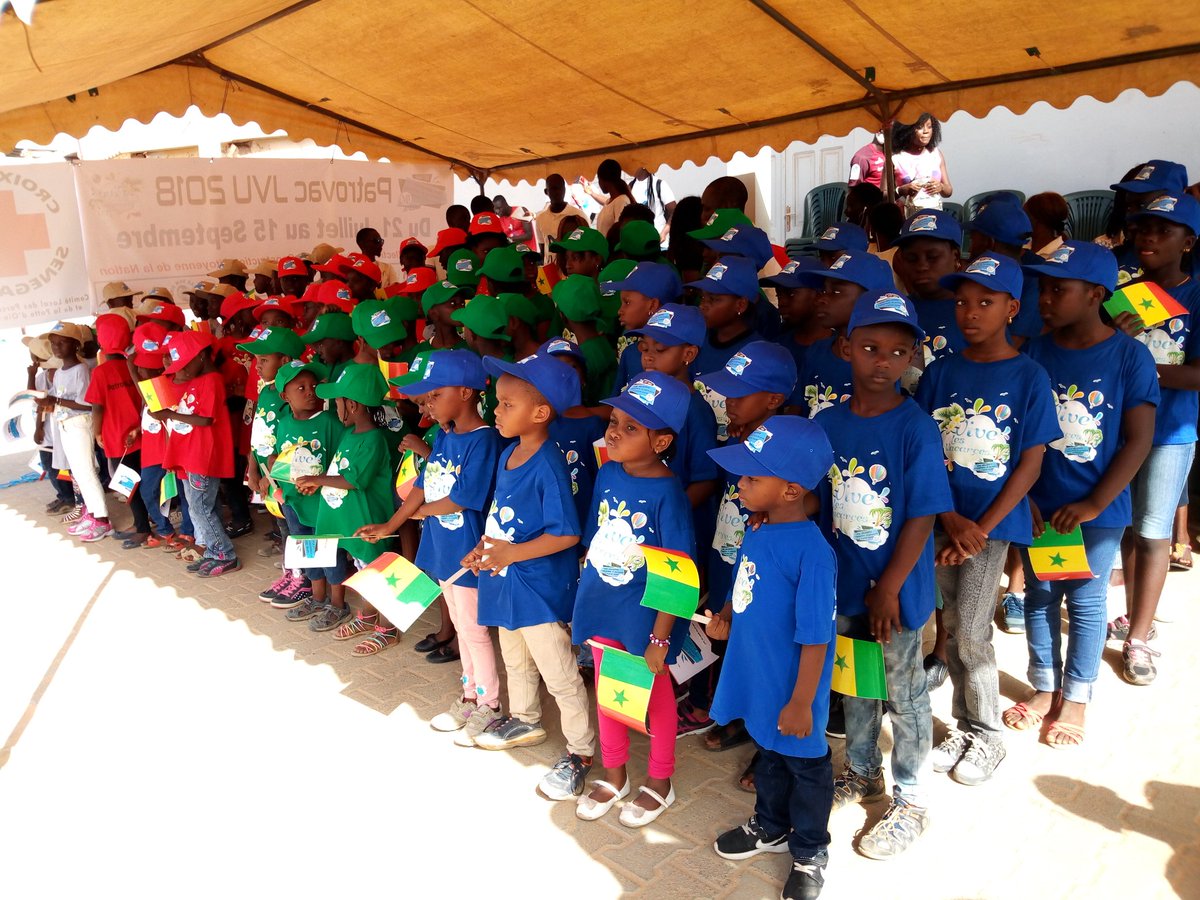 clpapo's tweet photo. PatroVac 2018
Levée des couleurs à l'ecole HLM Grand Medine.
#JVU #CLPAPO #crdakar #kebetu https://t.co/dtjI0NAOLM