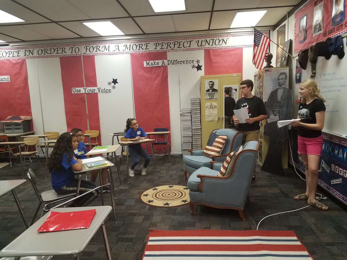 MVHSStuco's tweet photo. We invited the Hughes Elementary Student Council to join us today where we were able to train them on being an effective council! @MVTActivities @mpsaz https://t.co/Em8La6bl3u