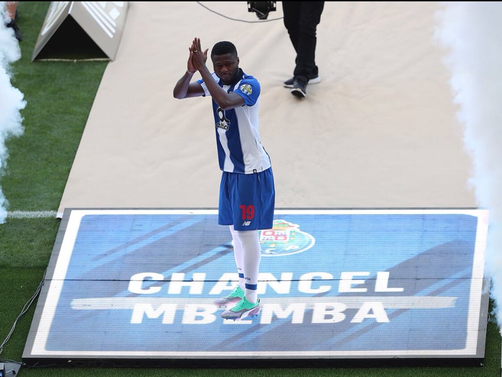 The team’s presentation 🔵⚪️