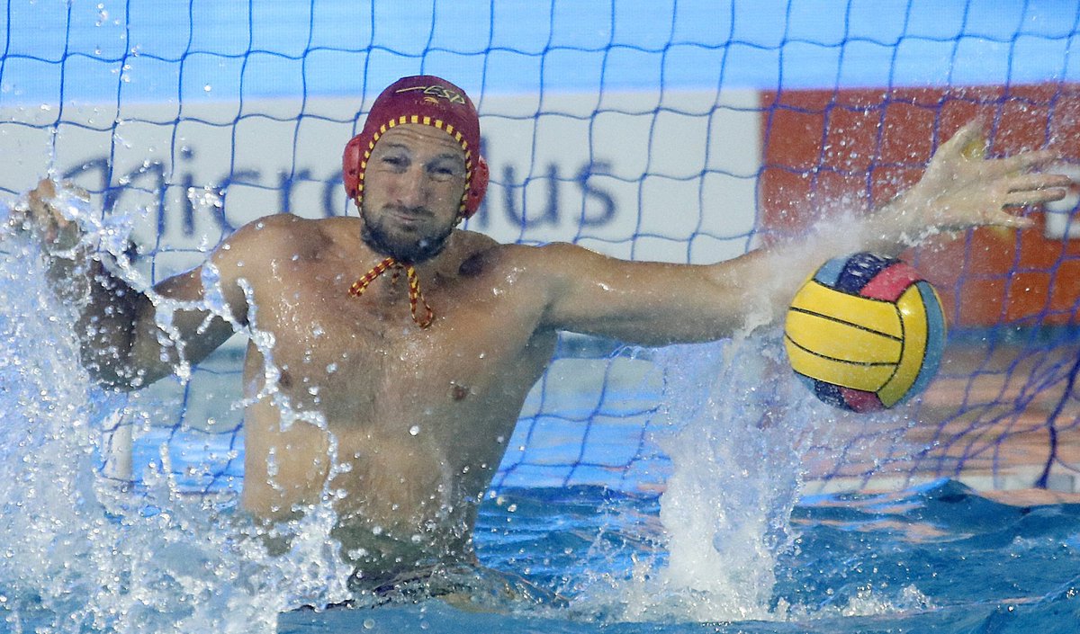 EspMinDep's tweet photo. #Waterpolo 

2Q
🇷🇸 3 - 4 🇪🇸
2/3 superioridades para 🇪🇸
5 superioridades de 🇷🇸 (3 aprovechadas)

Goles de 🇪🇸:
@alvarowp98
×2 #FelipePerrone

Increíbles las paradas que nos está dejando @dlpinedo en la final del #WP2018BCN 

#elmuro 

📷 @wp2018bcn https://t.co/pS7NJ6NrLM