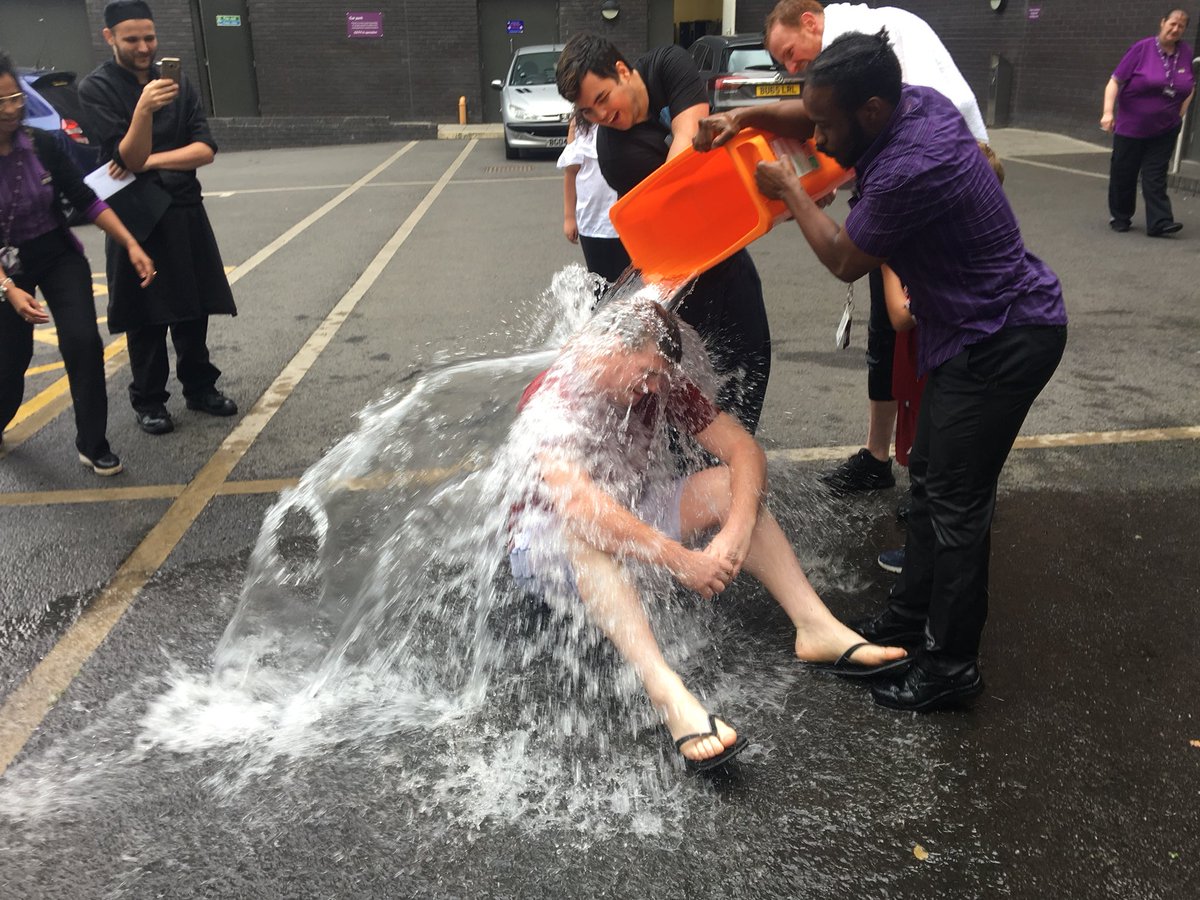 Soak the Manager was a great success today! £106 raised for GOSH. Well done everyone <a href="/GreatOrmondSt/">Great Ormond Street Hospital for Children</a> <a href="/MinxyMoodles/">Gemma Carroll</a> <a href="/JoannaKerriSmit/">Joanna Smith</a> <a href="/thebirdlane/">Natasha Lane</a> <a href="/shr1mps66/">Daniel Jones</a> <a href="/Minafattahi/">Mina Fattahi</a> <a href="/SDEBDD/">simon ewins</a>