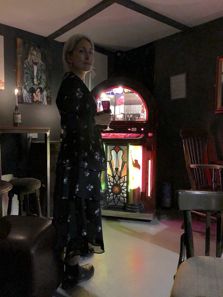 Discovered @CopperStamford’s basement room. Booze, free jukebox and no mobile signal. Perfect.