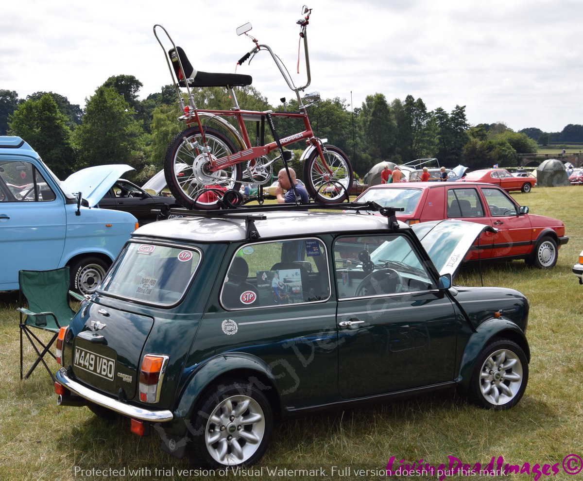 FireStallion666's tweet photo. #mini #minicoopersport #classicminicooper #raleighchopper #classiccars #classiccycles #cheshireclassiccarshow @ClassicCars_Mag @ClassicCarMotor @MINI @NManchesterMini @ClassicMini_ @classicmini1 @MINIUK @RaleighBikes_UK #Nikon #livingdeadimages https://t.co/Cu38DFRCeg