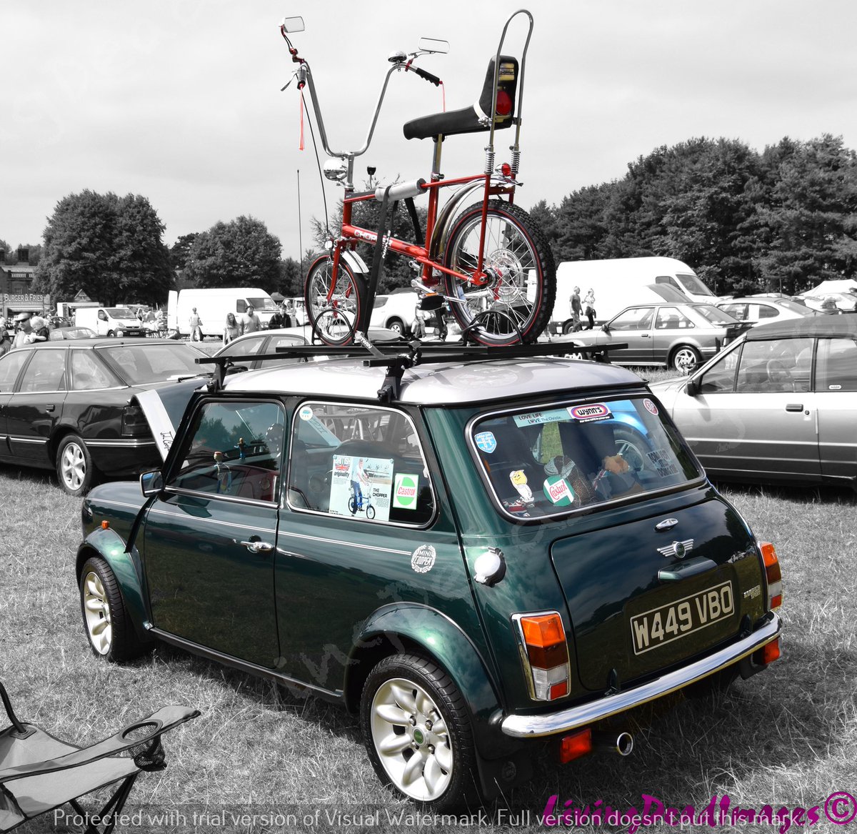 FireStallion666's tweet photo. #mini #minicoopersport #classicminicooper #raleighchopper #classiccars #classiccycles #cheshireclassiccarshow @ClassicCars_Mag @ClassicCarMotor @MINI @NManchesterMini @ClassicMini_ @classicmini1 @MINIUK @RaleighBikes_UK #Nikon #livingdeadimages https://t.co/Cu38DFRCeg