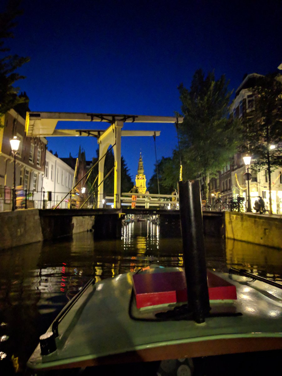Drifting up the famous Groenburgwal canal in #Amsterdam while the city sleeps.