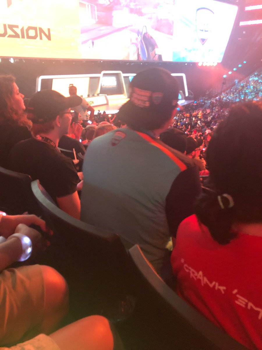 Jansenpies's tweet photo. dude in front of us straight up took off his philly jersey and put on a spitfire one during halftime lmfaoooo #FirstFinals #OWL2018 #CaptionHistory https://t.co/TOxSzyylIk