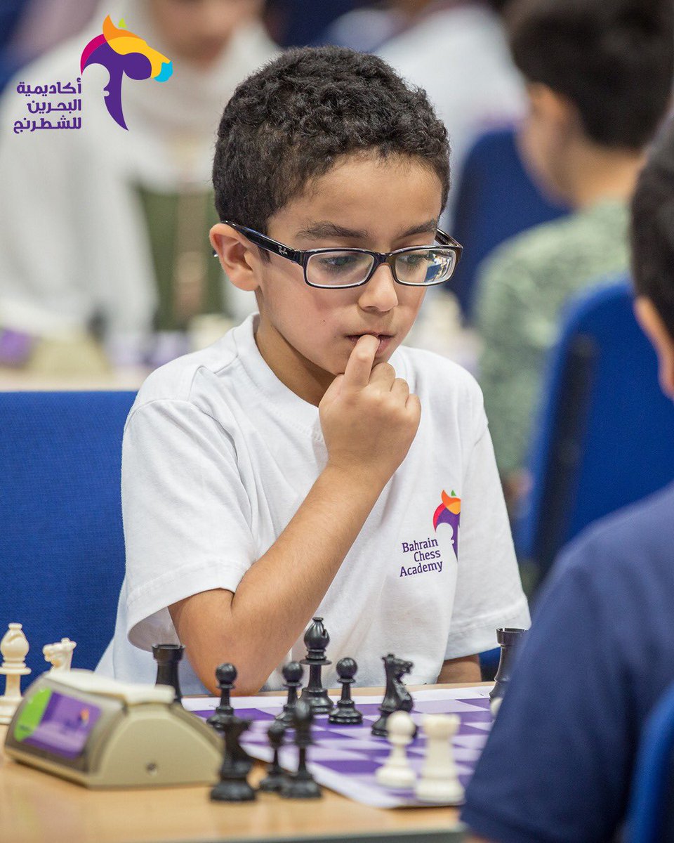 chessbh's tweet photo. في الشطرنج يتعلم الطفل أن لكل اختيار يتخذه ثمناً محدداً، ومع ممارسته على مدى زمني واسع بشكل منتظم يتعلم بطريقة عملية أن المكسب والخسارة لا يتحددان بالحظ، ولكن عبر اختياراته فقط، ويدرك جيداً منذ سن صغيرة أن الوقوف في مفترق طرق هو طبيعة الحياة، وأنه يجب علينا دائمًا أن نتخذ قراراً. https://t.co/1JSzlUvl9H