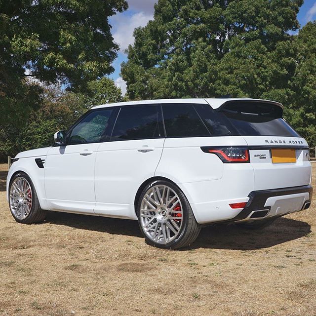 reverevehicles's tweet photo. The new Range Rover sport. 2018 model featuring our single piece forged WC6-F alloy wheels in 24โ #luxurywheels #forgedwheels #forgedrims #alloywheelforging #billetwheels #simplestyling #luxurycarparts #londoncars #londonlife #londonluxury #luxlife https://t.co/pzscN4R6A0