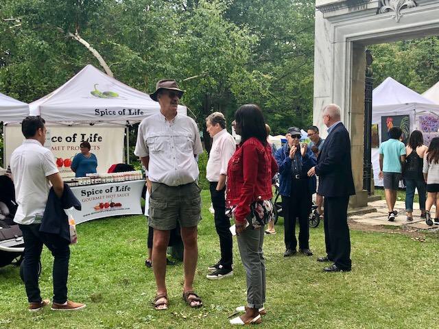 MitzieHunter's tweet photo. Spent an amazing day @cllrainslie's #GuildAlive in #ScarbTO. It was great to meet & reconnect with the talented artists , performers & community members present. We are here all weekend to see this fun event & visit my Constituency Office booth! #ONPoli @johntory @guildwoodian https://t.co/l9yn364GRM