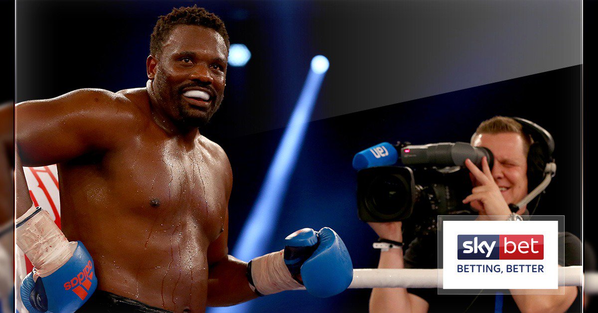 🗣️ Eddie Hearn on Chisora: "I tell you what, two weeks ago Dereck did his shoulder."

💰 Chisora: "I lied, I just wanted more money."

😂😂😂😂😂

#ChisoraTakam