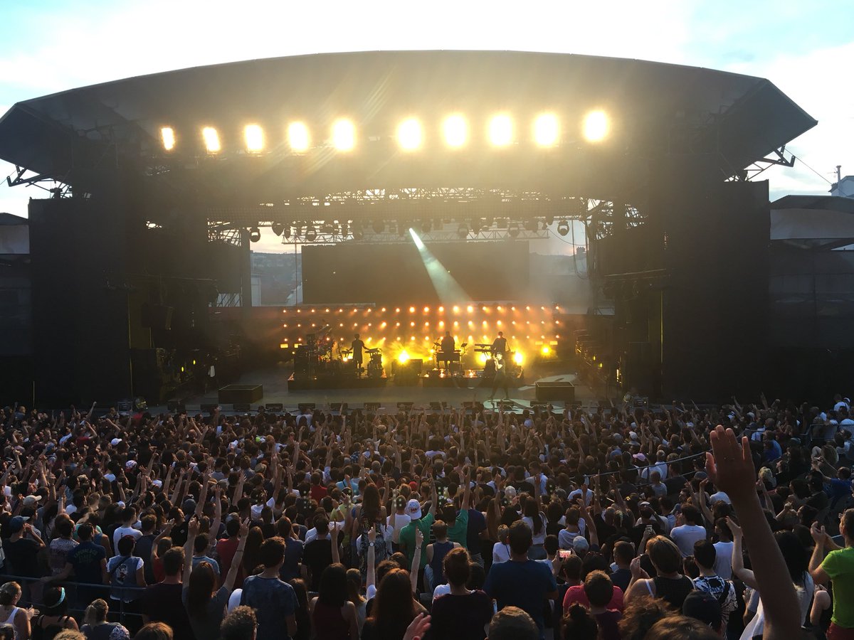asukichrvt's tweet photo. Merci @Orel_san ❤️ #orelsan #LaFeteEstFinie #TheatreAntiqueVienne #Festival2018 https://t.co/XxqmNaSyMM