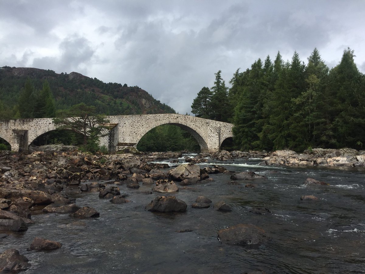 DeeDonSalmon's tweet photo. Good to be out on the #RiverDee again with a bit of water flowing down it. Hopefully more to come! #SalmonFishing #UpperDeeside #LetItRain #InvercauldBridge https://t.co/ENjkeeEXkq