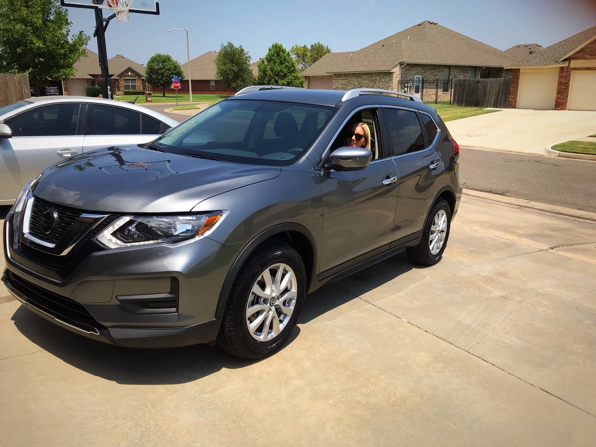 alyssajstutzman's tweet photo. Buying MY very first car was well worth working my ass off my whole senior year! #blessed #2018Rogue https://t.co/u0dOklLnt5