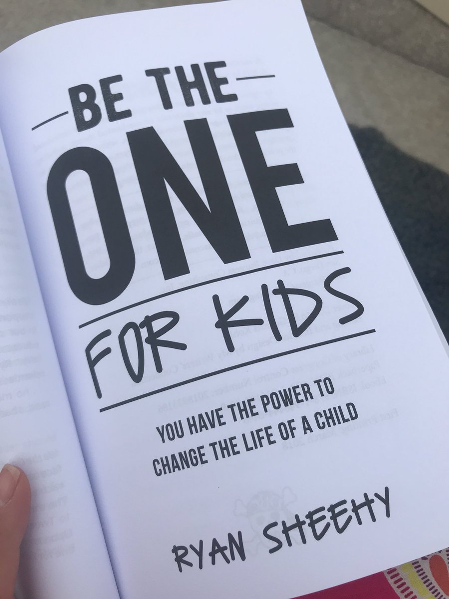 ShellySchmidt79's tweet photo. A great day for a little boat ride and good read. #betheone https://t.co/fuKEdcdMCO