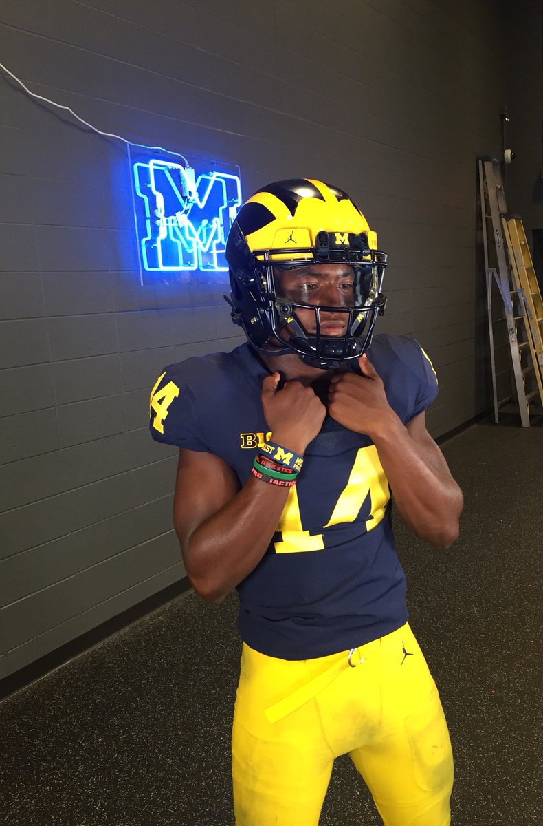 _chargedup1's tweet photo. Great day at the University of Michigan Today, thank you to the coach staff for showing  me a great time @CoachJim4UM @FBCoachDBrown @SWiltfong247 @RivalsFriedman @247Sports https://t.co/aQooM4C3KP