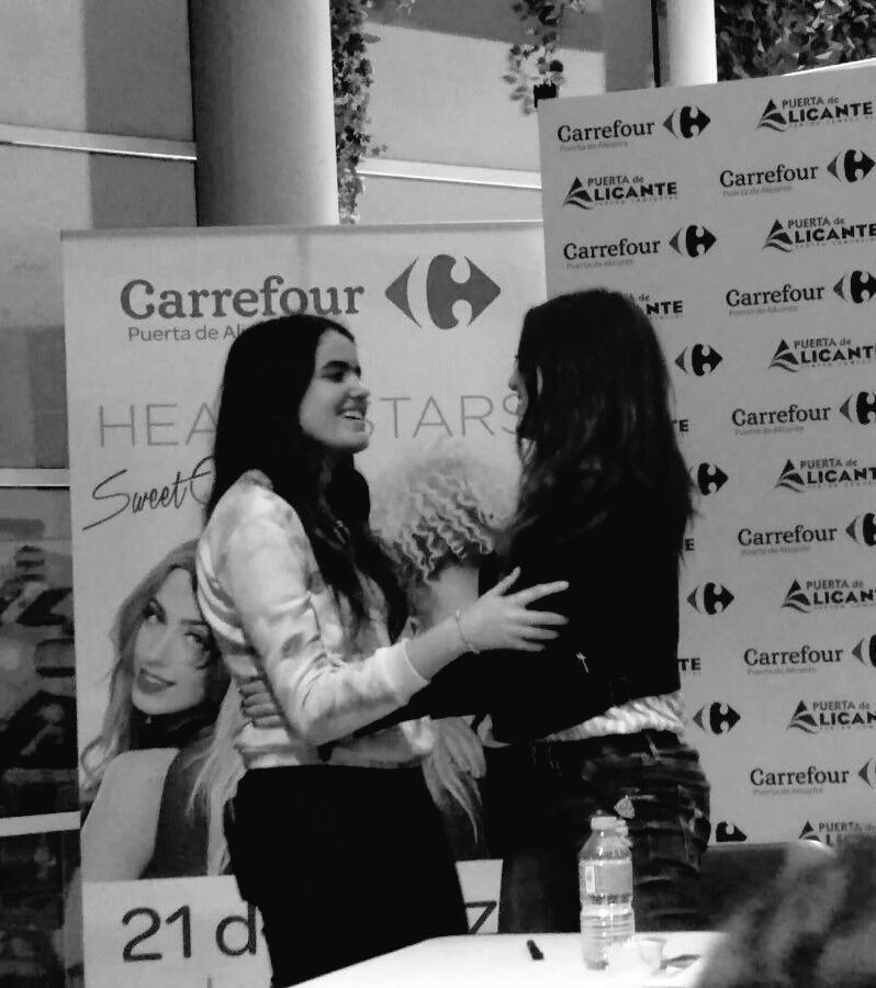 CFOSwtcElche's tweet photo. Que no se me olvidaba! Felicidades @SoniaSweetC, este es tu cuarto cumpleaños que paso contigo y no puede hacerme más feliz. Eres tan especial, te echo muchísimo de menos y quiero abrazarte ya 💙🤧 https://t.co/nsz0JnEn5D