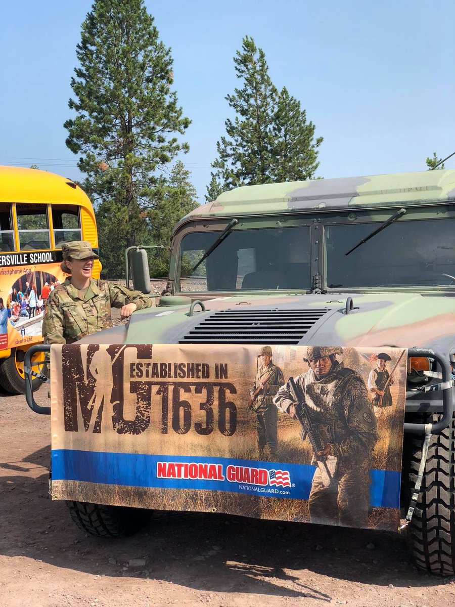 ArmyMontana's tweet photo. Heritage Days Parade in Columbia Falls!! #mtarng #goguard #hooah https://t.co/cxQKmDrUxx