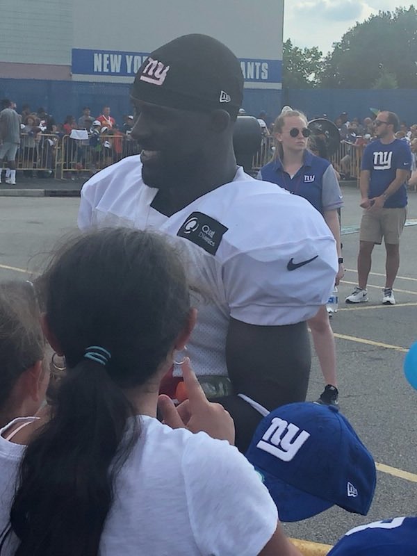 tracey7211's tweet photo. Fabulous time at @Giants #TrainingCamp2018   15 autographs! https://t.co/C3kDnZo2ZI