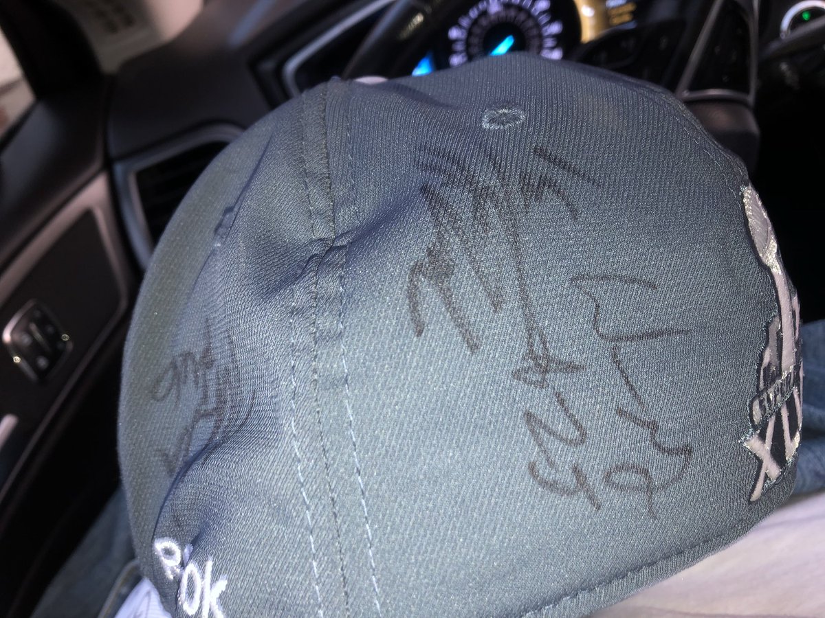 tracey7211's tweet photo. Now thats whats up! The training camp was fabulous for any Giants fan!  Autographs , no prob! Great seats during the training field exercises too!  @Giants https://t.co/O9htKp4qOt