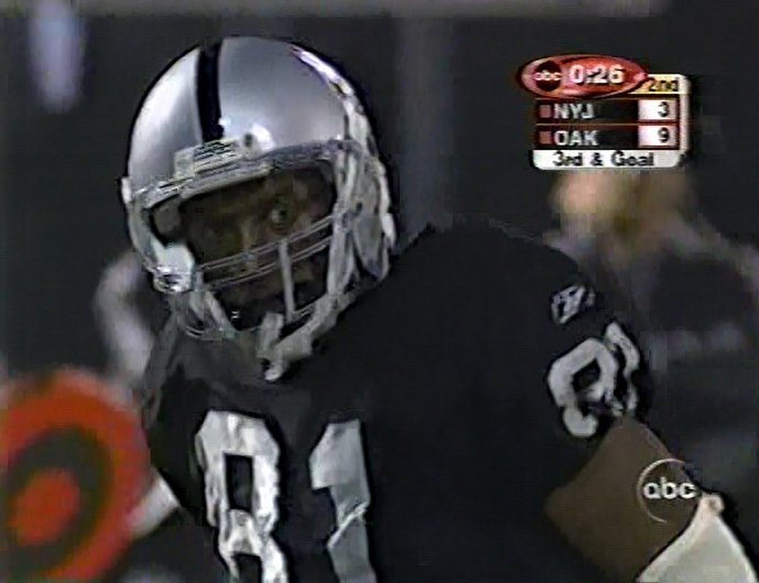 BlackFoxRaider's tweet photo. Just before halftime, @RichGannon12 hit @81TimBrown for the first TD of the game! #2001WCD #RaiderNation🏴☠️#ARaiderLife☠️ https://t.co/n5pyZkCyZA