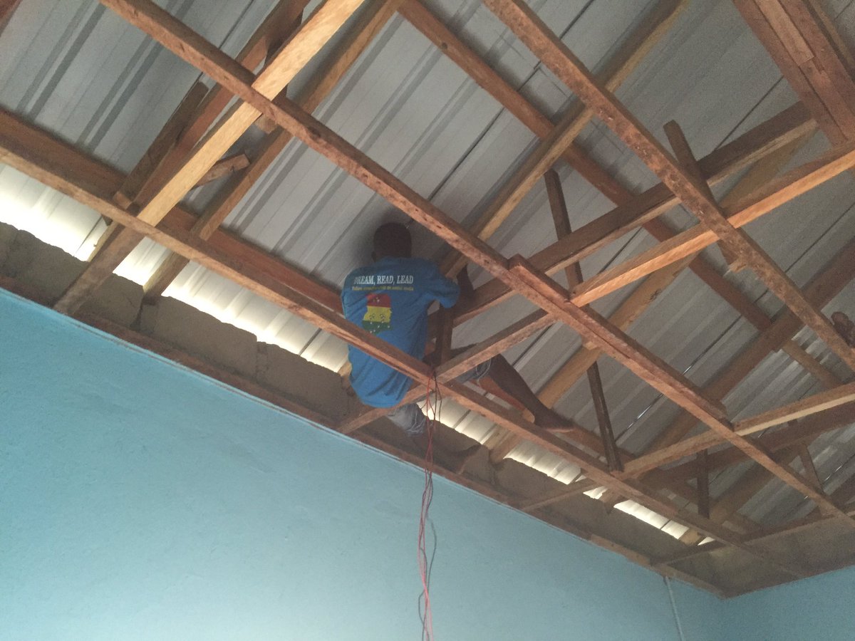 eduspots's tweet photo. Another day, another community library powered with solar thanks to our Elmina volunteer team who spent the day in Bosomadwe! #solarpower #sustainableenergy #solar #teamsolar #libraries #community https://t.co/yB749AXwB1