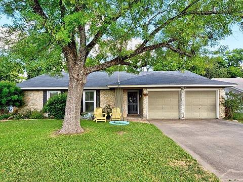 SCTAustinTX's tweet photo. OPEN HOUSE SUNDAY 11am to 1pm @ 11606 Fast Horse. 4bd 2ba $379,500 // Great move in ready updated ranch style home in Mesa Park. Open floor plan | large backyard | ideal school district | close to all things #northAustin. Hope to see you there! #AustinRealEstate #OpenHouse https://t.co/BfLxPmzbiw