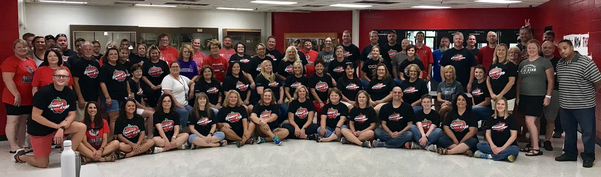 Taylor_Rayfield's tweet photo. Well over 600 students served. Our students are ready to get the year started! The day would not have been able to take place without this group. Humbled by the work each of them do for our students on a daily basis. #TeamCoffee &amp; Dusty Elam Found.  crew are the best! https://t.co/zcfUKKRy09