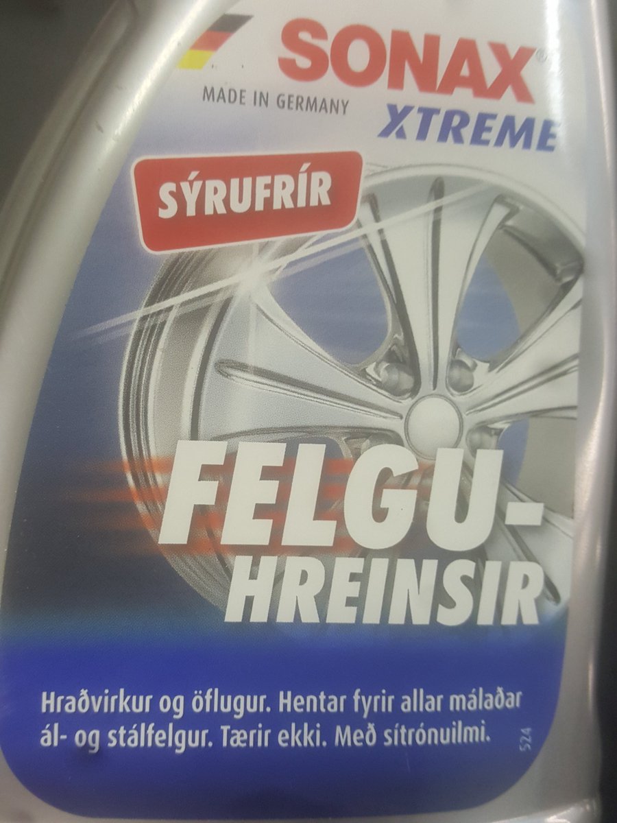 Þetta þrífur ekki vel, en felgurnar lykta reyndar alveg guđdómlega núna 😊