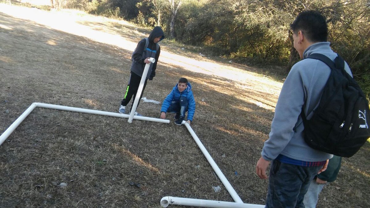 cajcerrillos's tweet photo. Creando su propio espacio de esparcimiento, recreación y aprendizaje. Cancha de fútbol 5 con nuestros jóvenes en acción. CAJ Pacto de los Cerrillos. @cajcerrillos @fguillesaavedra @diegojamoreno @vanesa_aramayo @NoeliaAlcal3 https://t.co/x7pnMGB10e