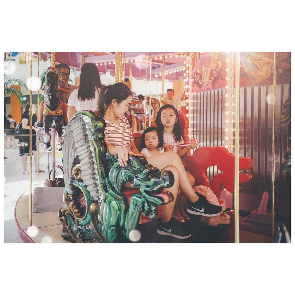 cameraman2k's tweet photo. #saturdayvibes #carousel #southcoastplaza #noelleklee #brooklynslee https://t.co/7eg6XjNUnD https://t.co/DE6UatWeHz