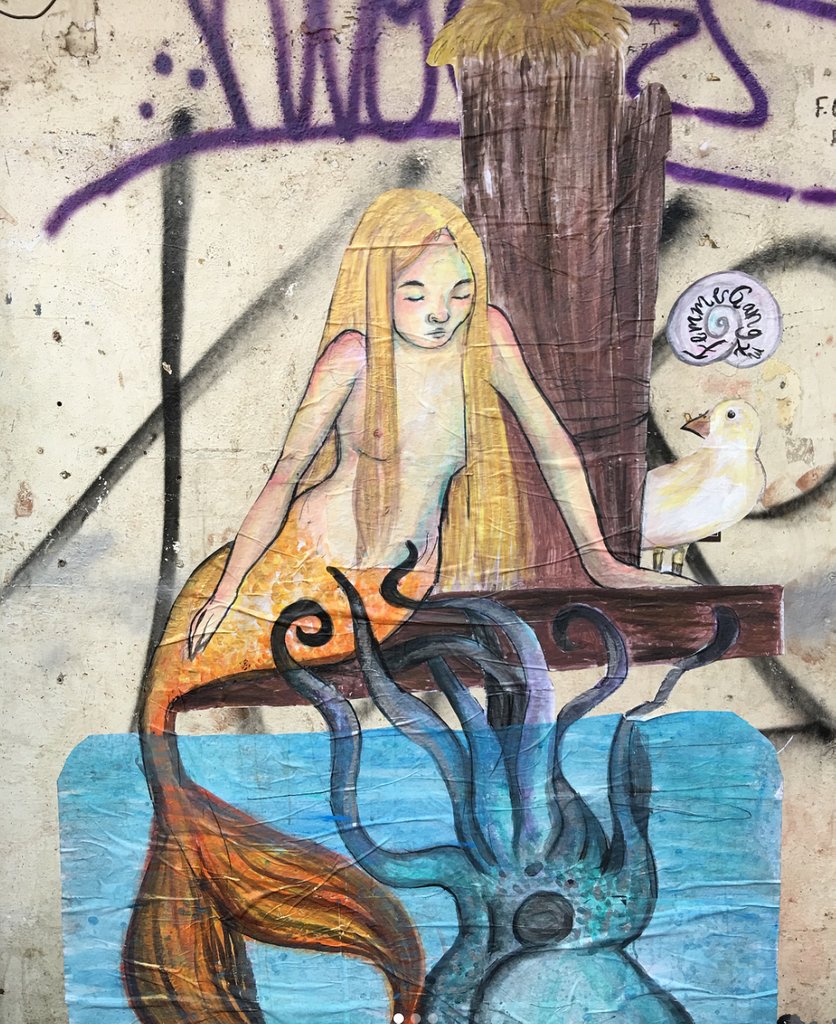 malvestida's tweet photo. La Femme Gang, un colectivo de jóvenes artistas que, al menos una vez por semana, se reúnen para llevar el universo femenino al espacio público >> https://t.co/wHmN60IqJx https://t.co/S5QJKdr4Vb