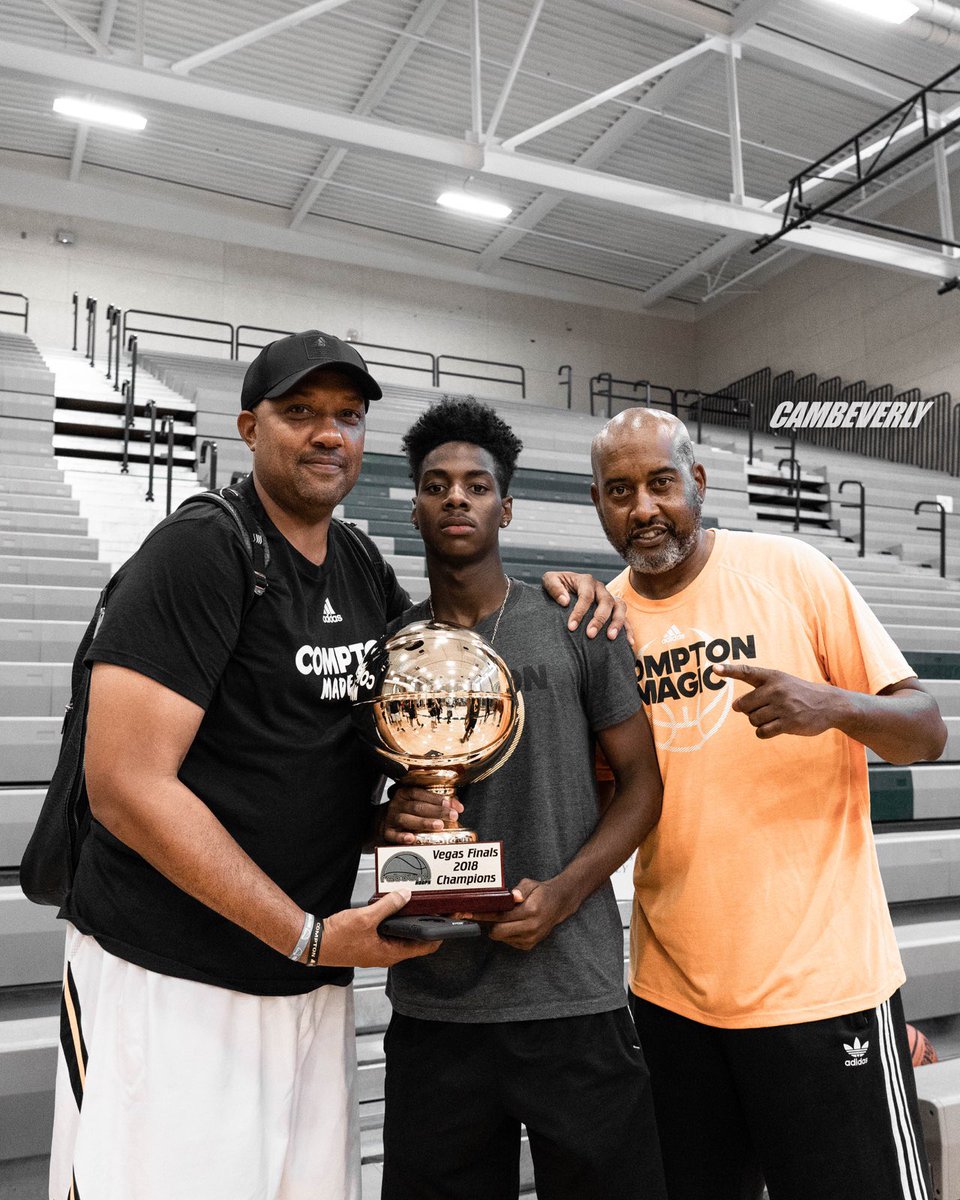 LBPolyHoops's tweet photo. Congrats to our very own Malik Salahuddin on winning the Rebound Hoops Classic in Las Vegas with Compton Magic, way to close out the summer 🤘🏾 https://t.co/4DKb4VW3CJ