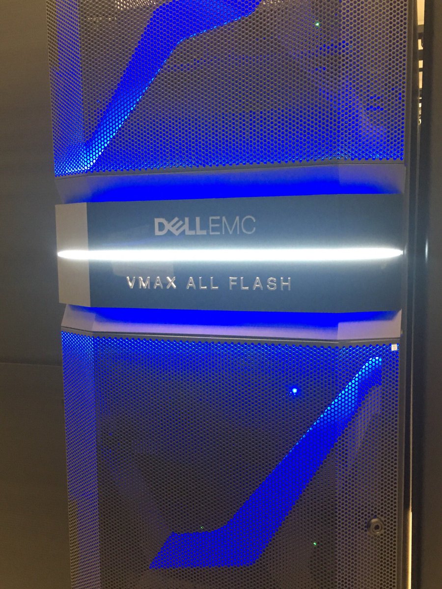tom_whiteside00's tweet photo. Burning the midnight oil with the customer! Cutting their Mainframe over to #VMAXALLFLASH 950. https://t.co/hp9CBJTOpT