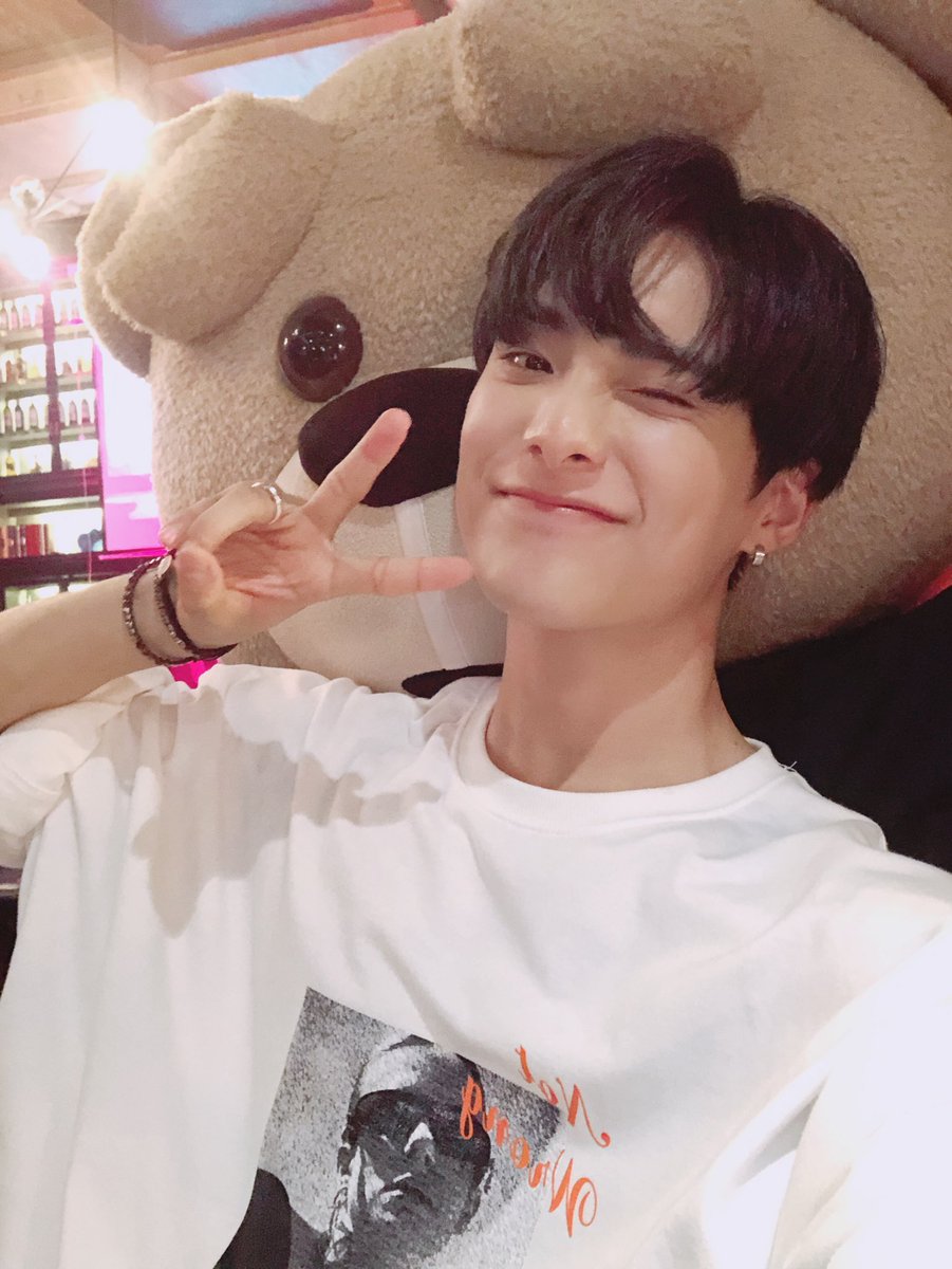 official_ACE7's tweet photo. [#ACE_PHOTO] 열 장으로는 아쉬운 CHOICE들을 위한 뽀오나쓰🎁

#김비트의_밀착취재📹
#정말귀엽네요
#깜찍하고요
#신이주신매력덩어리네요 https://t.co/dpXa3wzid2