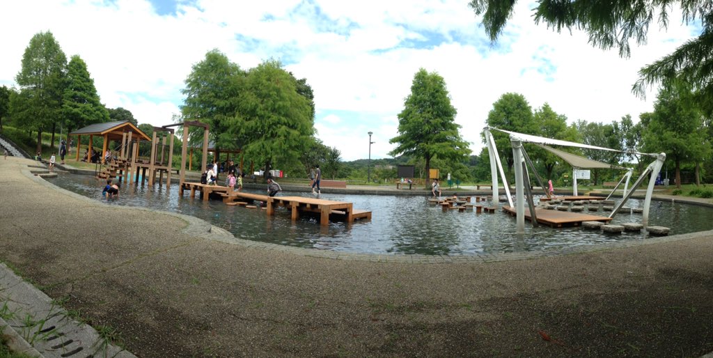 Kyoko 水遊び公園 遊具がだいぶ変わってた これが無料とかほんまステキやー 親は無限に影で涼めるし 淡路島 県立 淡路島公園