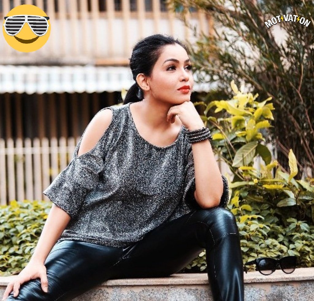 SonuKDas32's tweet photo. @ShubhangiAtre Stylish ๐ & killer lookย @ShubhangiAtre mam ๐๐๐ค๐๐ so stylish, awesome ๐ bindas & killer ๐๐๐๐๐๐๐๐ a boss๐๐ช u r... ๐๐๐Liked & luvvd it mam๐Gmย #Beautiful #ShubhangiAtreย #Beboldย #Befearless #Belikeboss #Sundaythought #SundayMotivation #Makeitbold ๐๐๐๐๐ https://t.co/1qlJY3KDaP