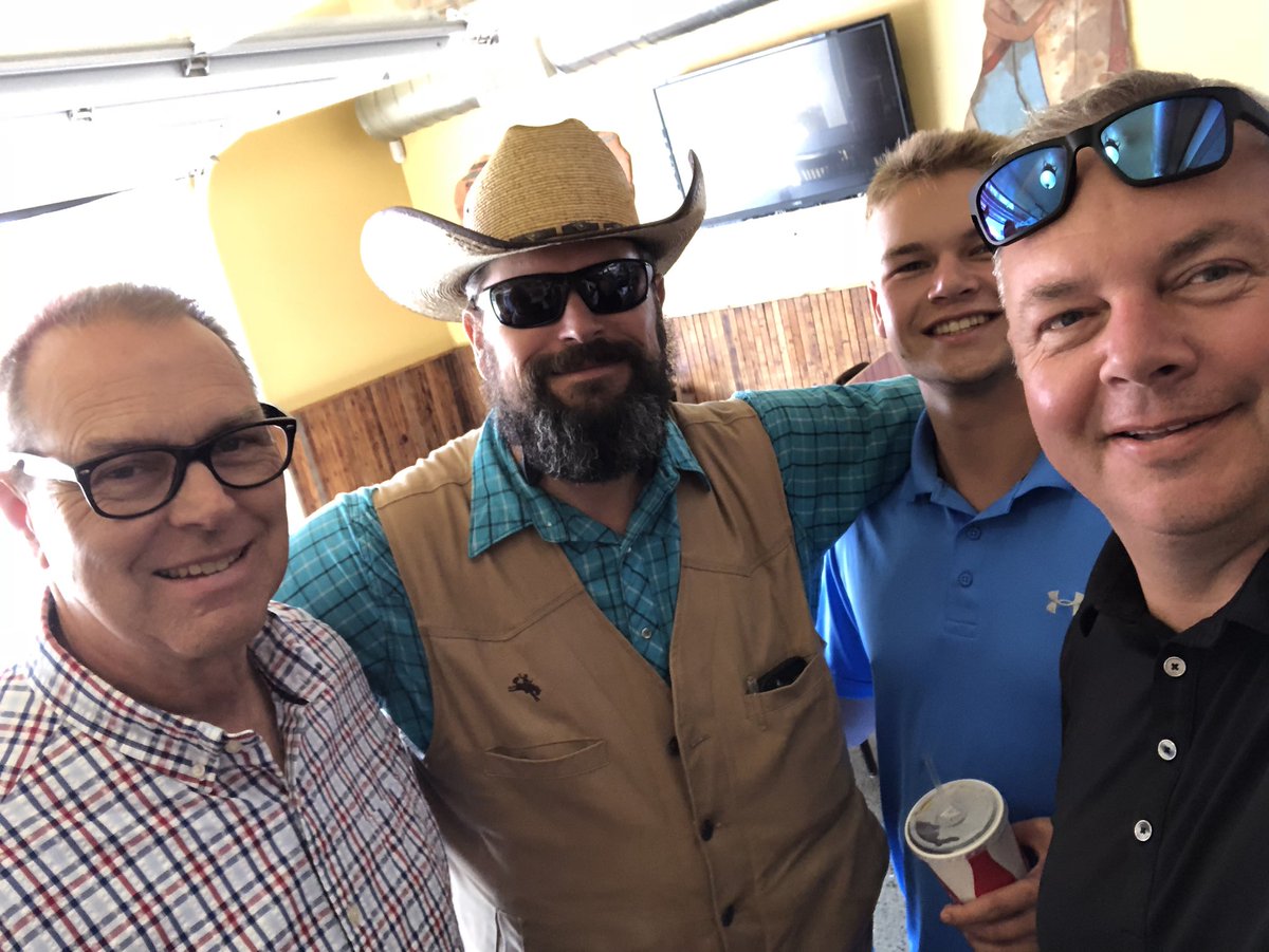 #TheTimeisNow what a fantastic weekend at the Prophecy Summit with my Texan Peeps had to dive into a Gyro 🥙 and Baklava at <a href="/ItsGreekToMeTAC/">It's Greek To Me</a> <a href="/ChaseBeattie/">Chase Beattie</a> @ElShaddaiMinist <a href="/perrystonevoe/">Perry Stone</a>