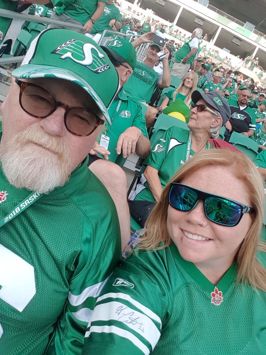 DuthieLeah's tweet photo. Me and daddo at the game tonight! #his1stgameatnewmosaicstadium #RIDERSlive #heissmiling https://t.co/0SbY8MXnPz