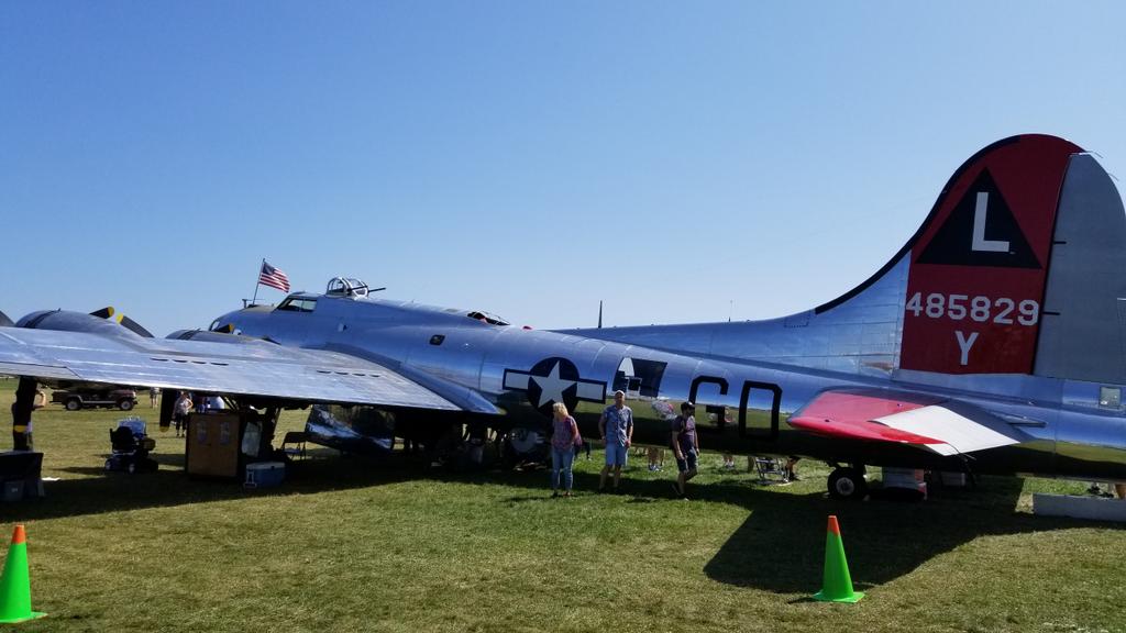 thebrianbeyer's tweet photo. Went to Fightertown town today and got to see tons of warbirds... https://t.co/jDXJ5HZDKf