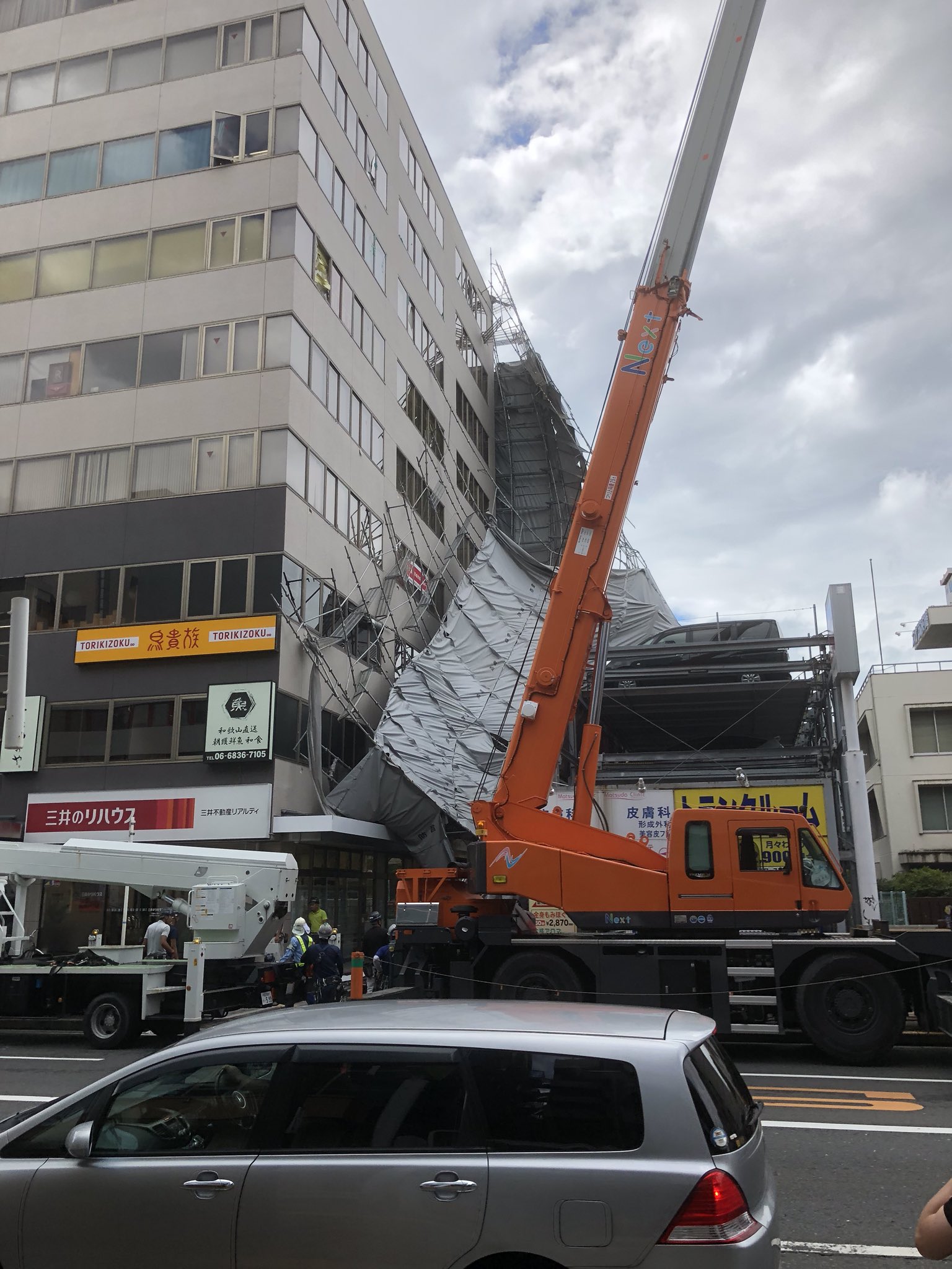 画像 江坂で足場が倒れて大惨事 T Co Vljhxysop0 まとめダネ 画像 江坂で足場が倒れて大惨事 T Co Vljhxysop0 まとめダネ